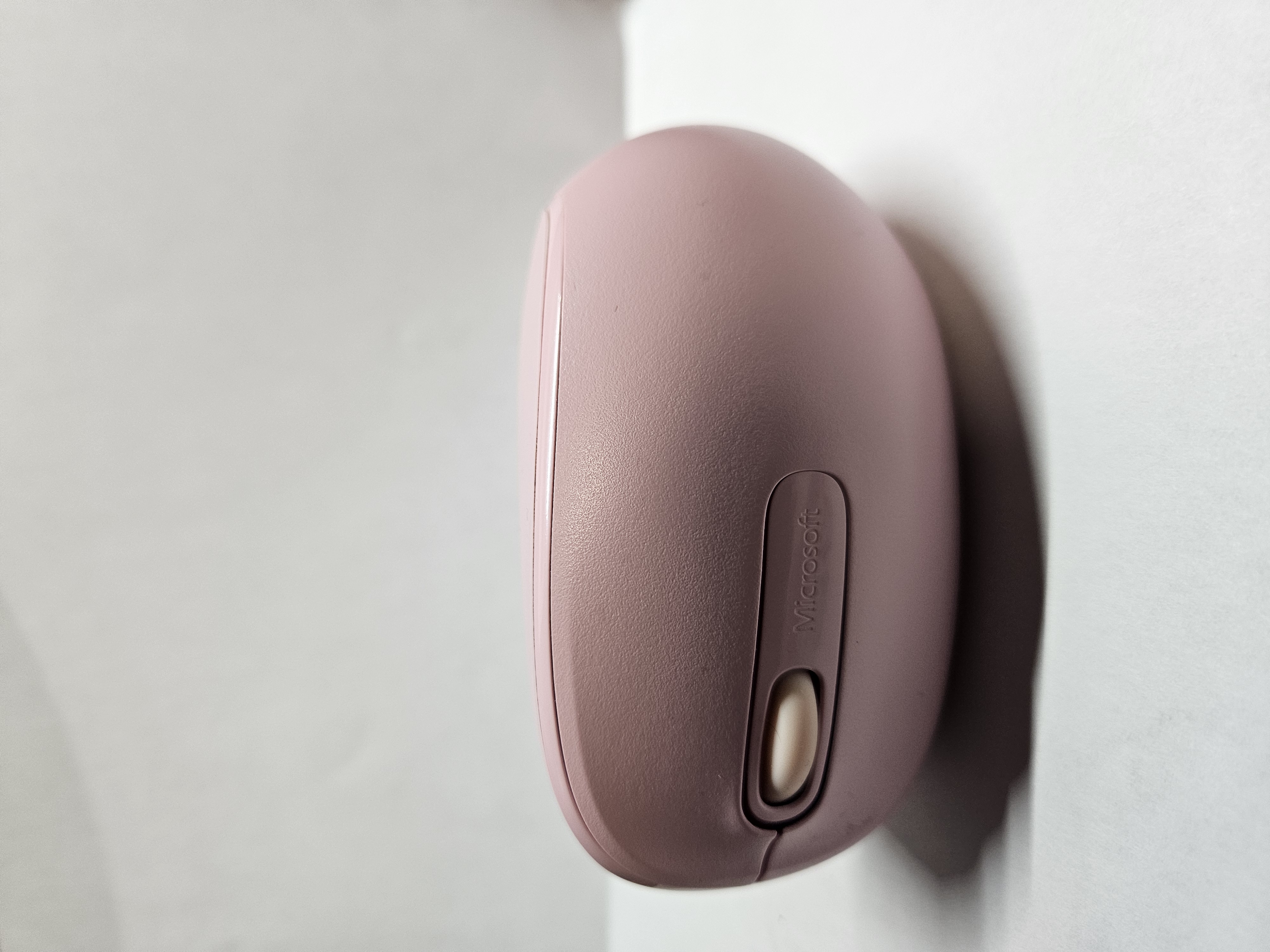 mouse from side position